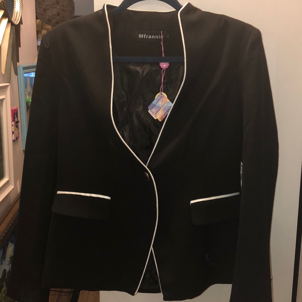 MFRANNIE NWT blazer bought on Amazon size L